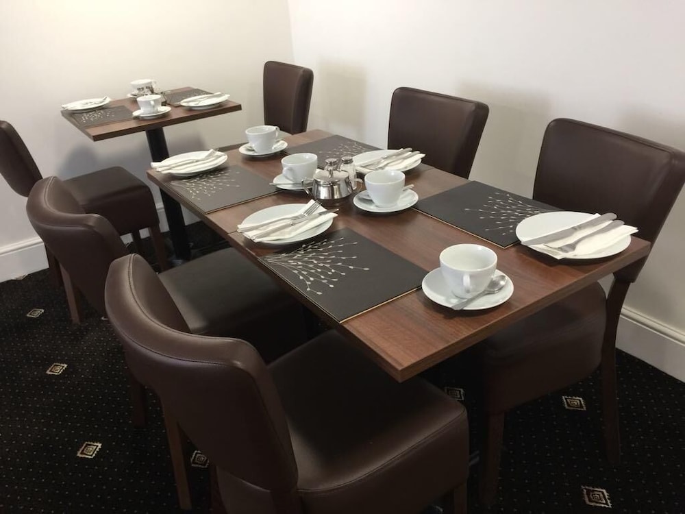 Marlborough Hotel 28/42