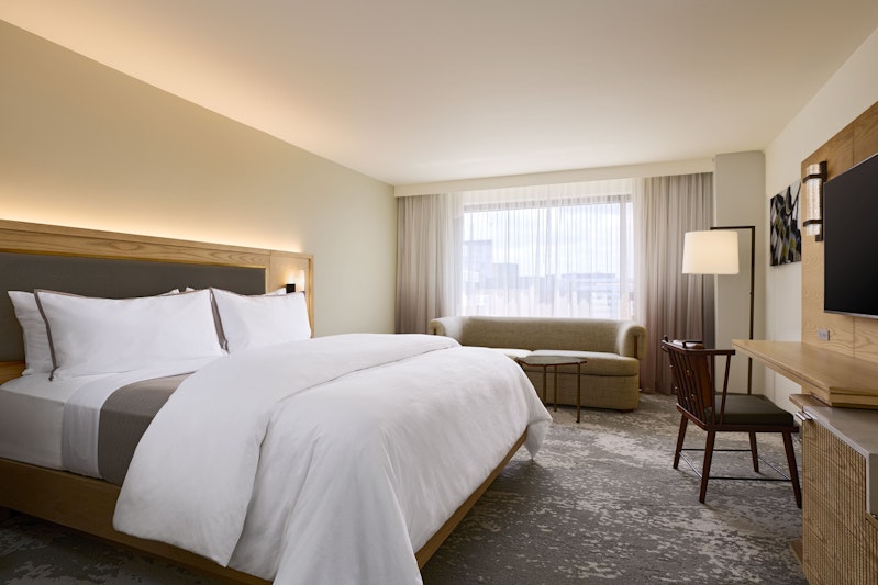 The Westin Los Angeles Airport 8/40