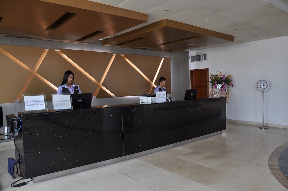 Hotel Atrium Plaza 7/65