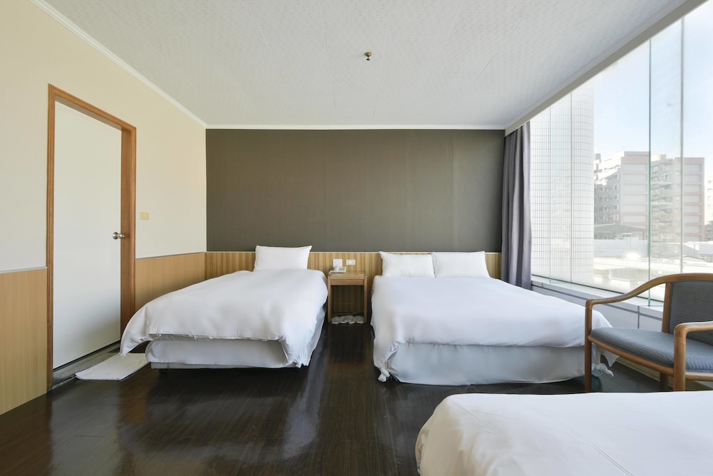 Back Home Hotel 41/50