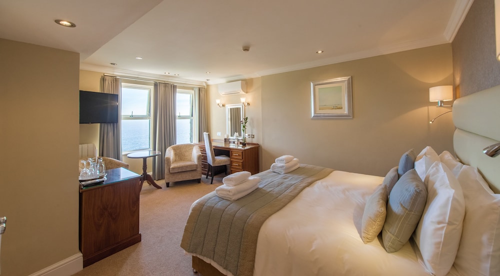 Carlyon Bay Hotel 24/64