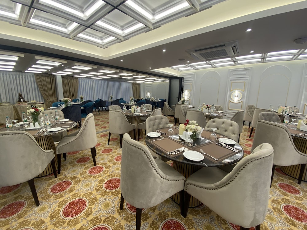 Unique Regency Hotel Dhaka 64/65