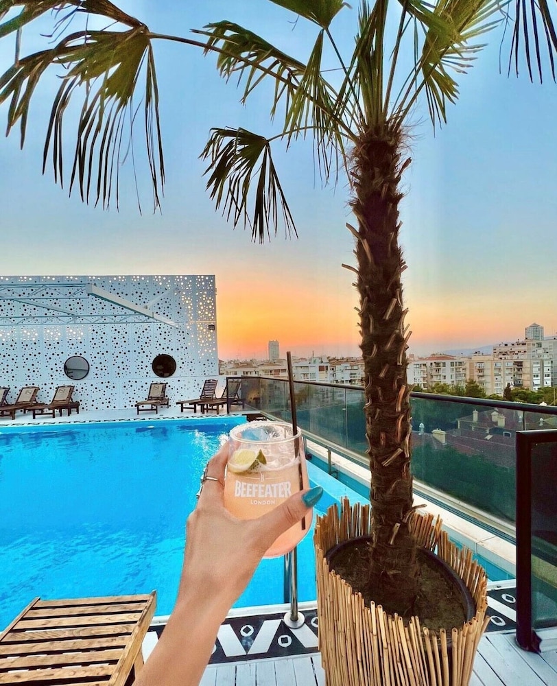 Volley Hotel Izmir 55/63