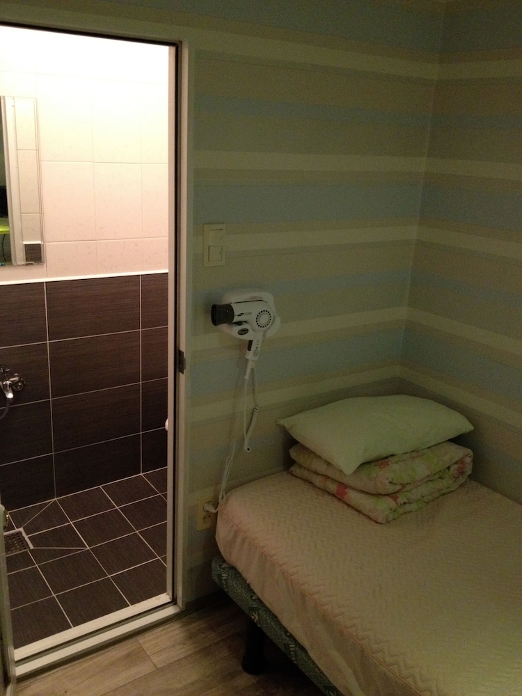 Hostel Korea 26/48