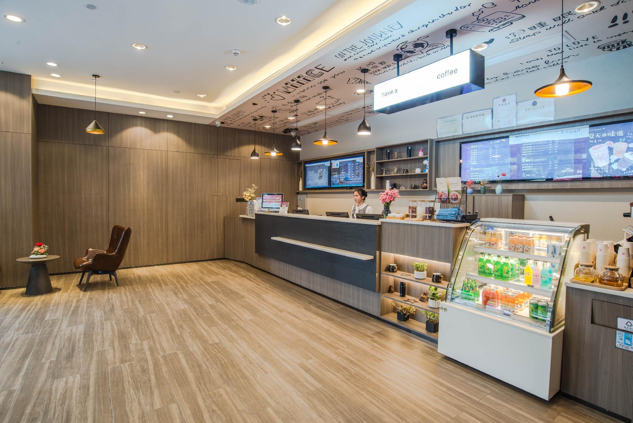 Hanting Hotel (Shenzhen Huaqiangbei Yannan Metro Station) 6/31