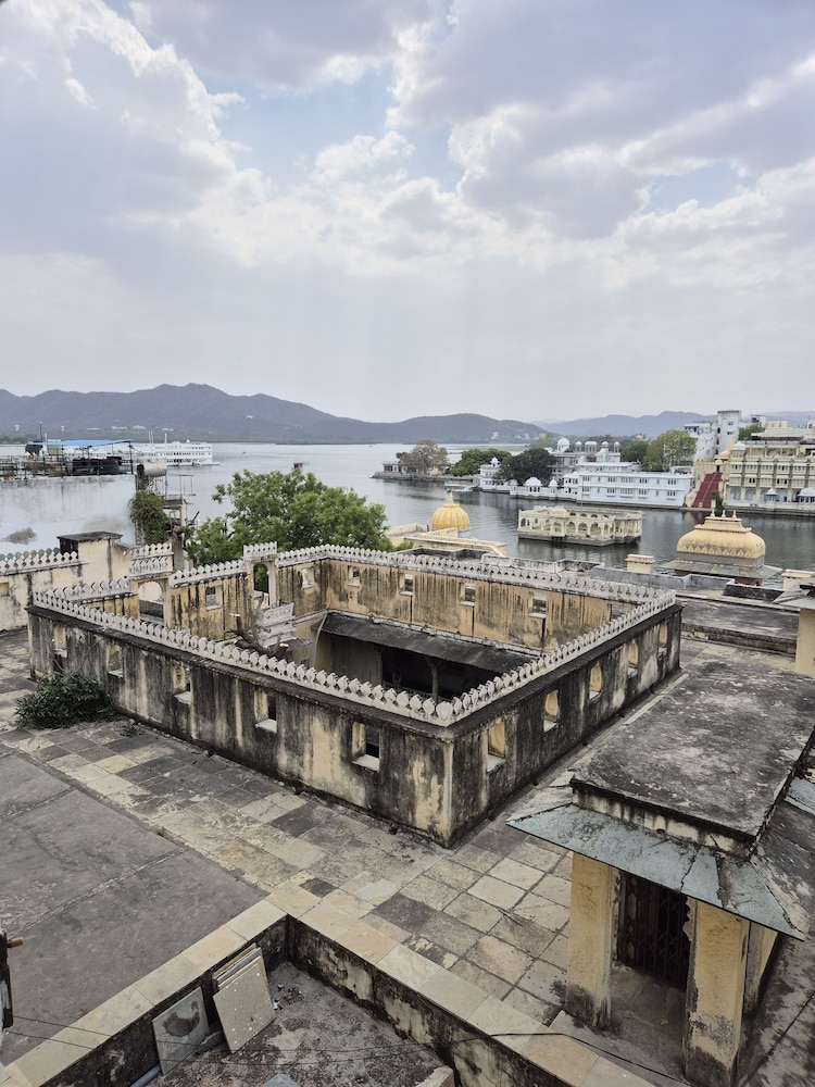 Mewar Haveli 6/57