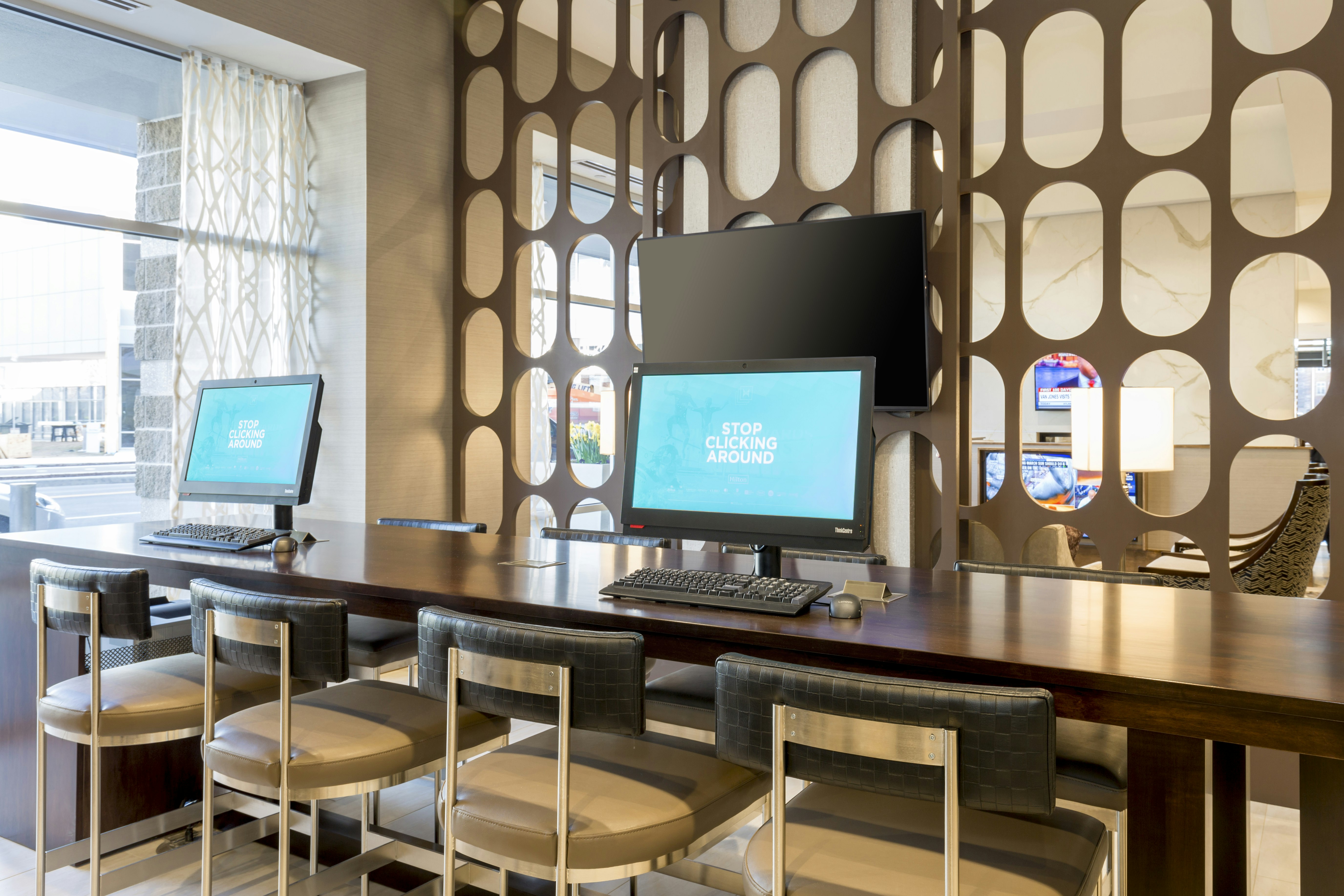 DOUBLETREE BY HILTON EVANSVILLE 60/74