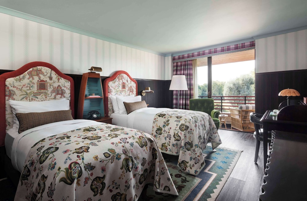 ROOM, TWIN BEDS, BALCONY