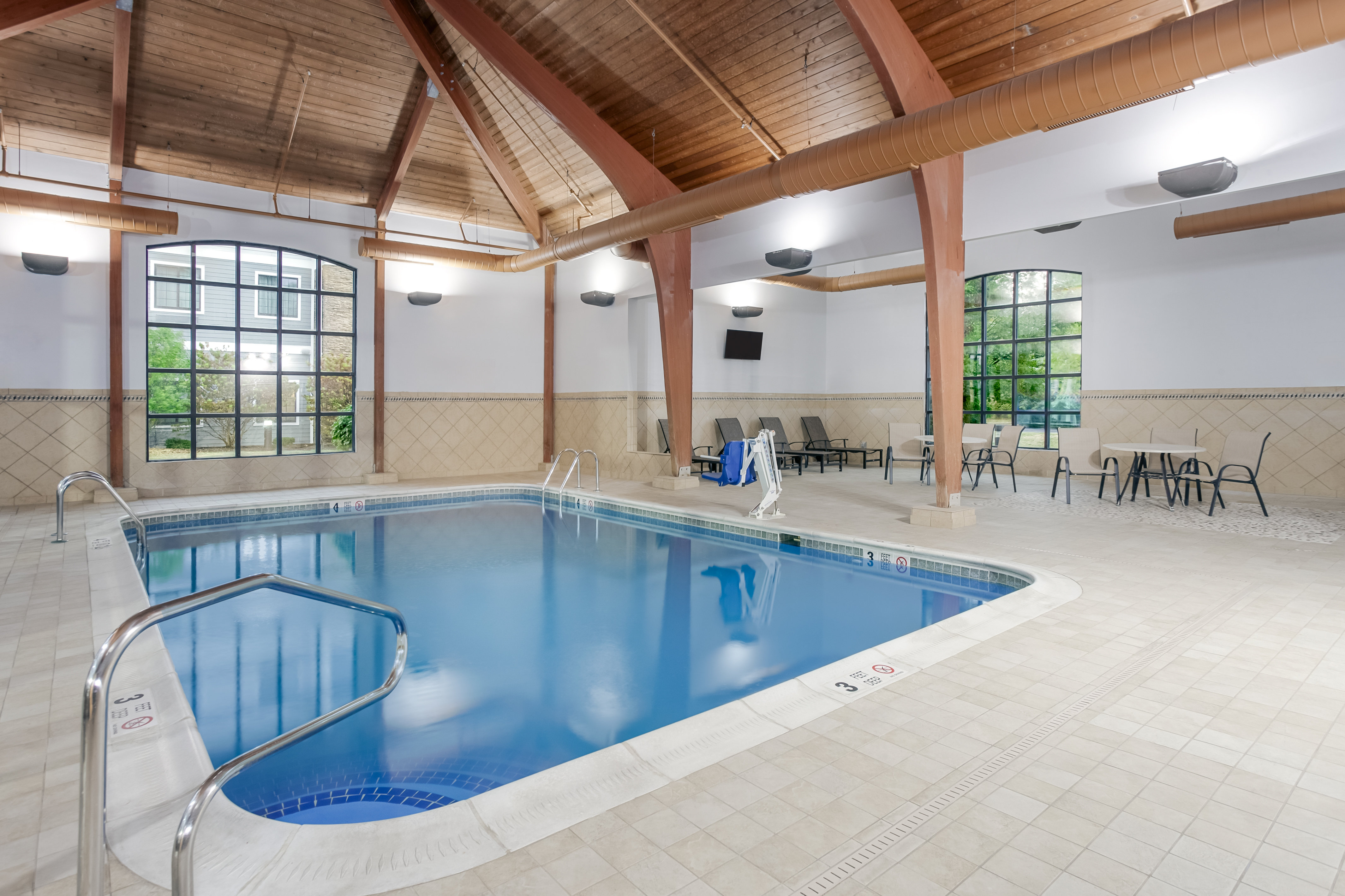 Staybridge Suites Williamsville Buffalo by IHG 35/65