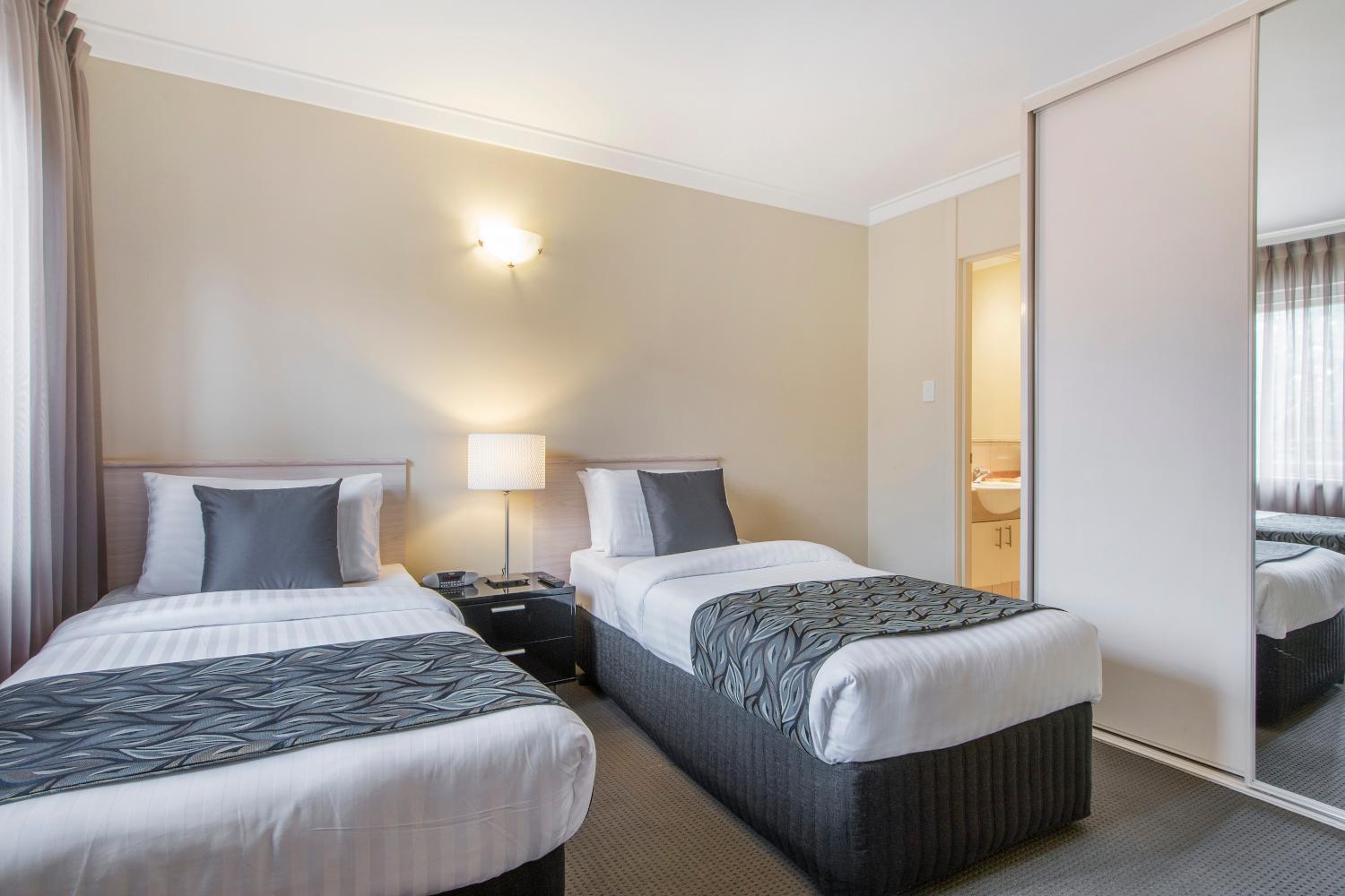 Classic, Twin Beds