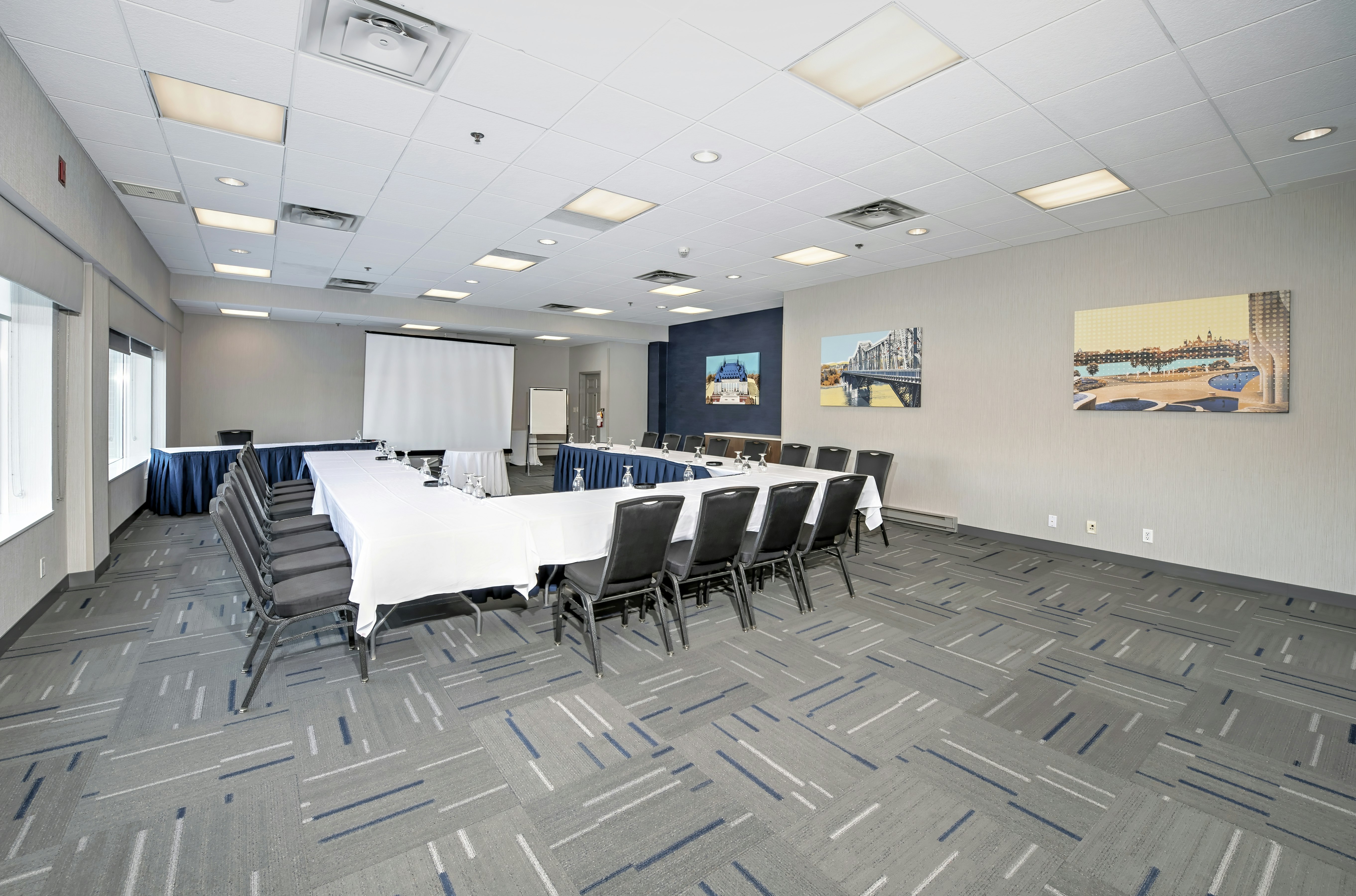 Hampton Inn By Hilton Ottawa 36/38