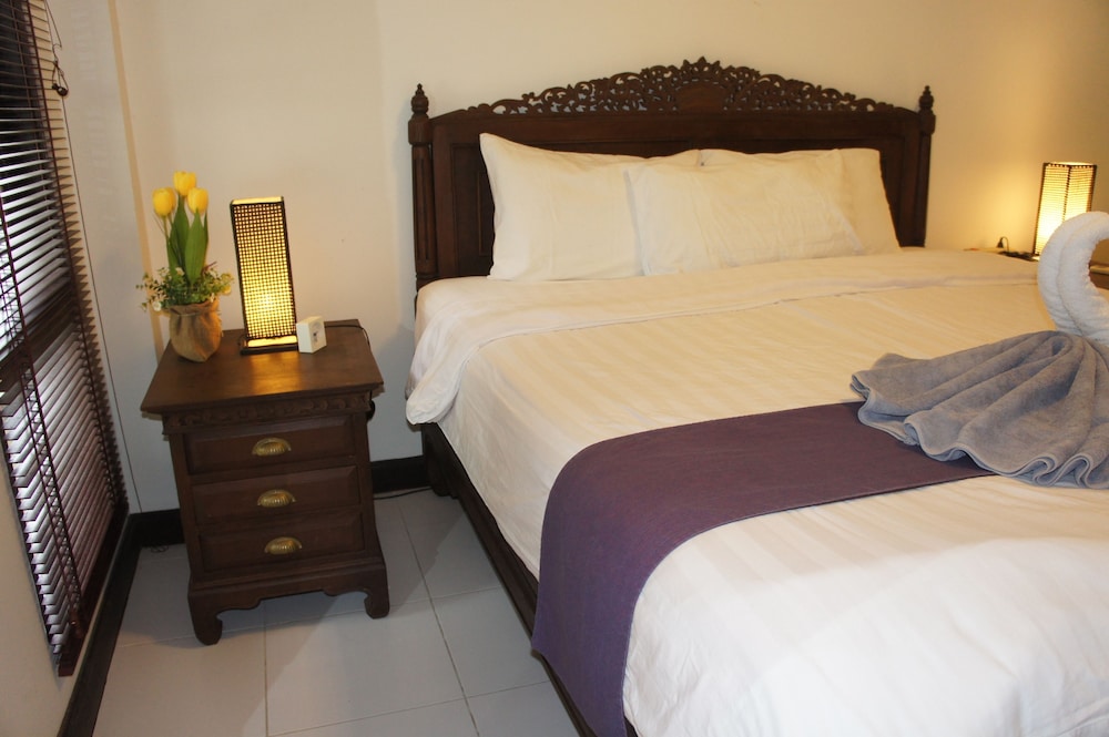 Phuket Gay Home Stay - Caters To Men 20/44