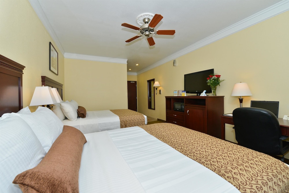 Best Western Lone Star Inn 10/30