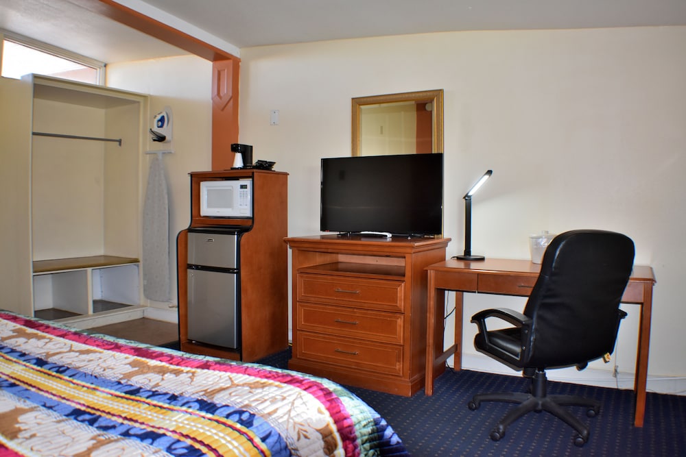 Great Lakes Inn and Suites 34/45