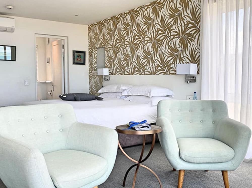 One Marine Drive Boutique Hotel 27/73