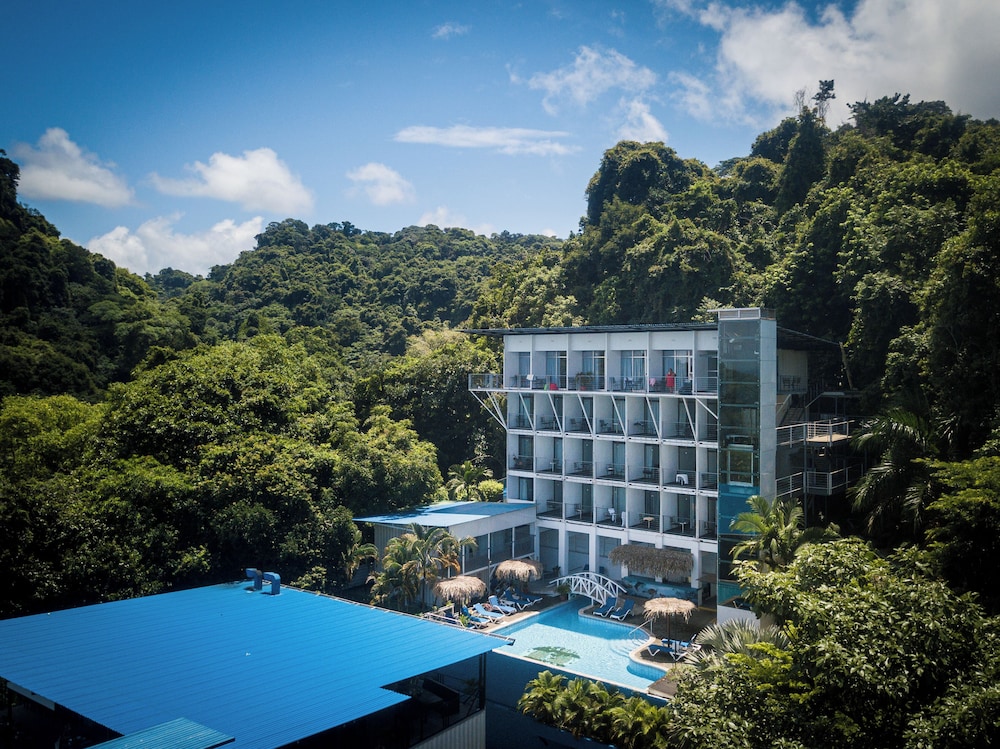 El Faro Beach Hotel 6/65