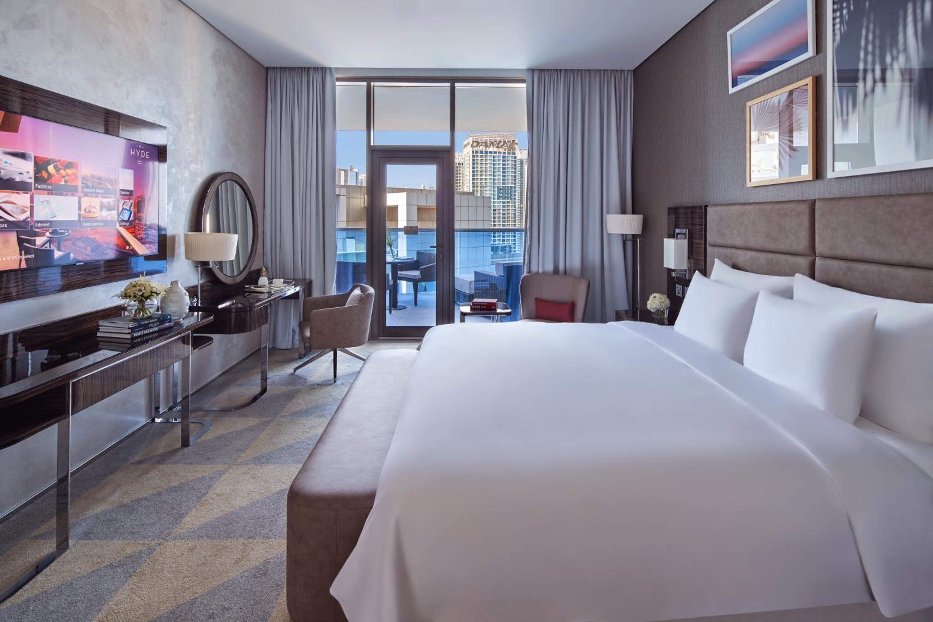 1 Bedroom, Platinum, Suite, King Bed, Sofa, Balcony