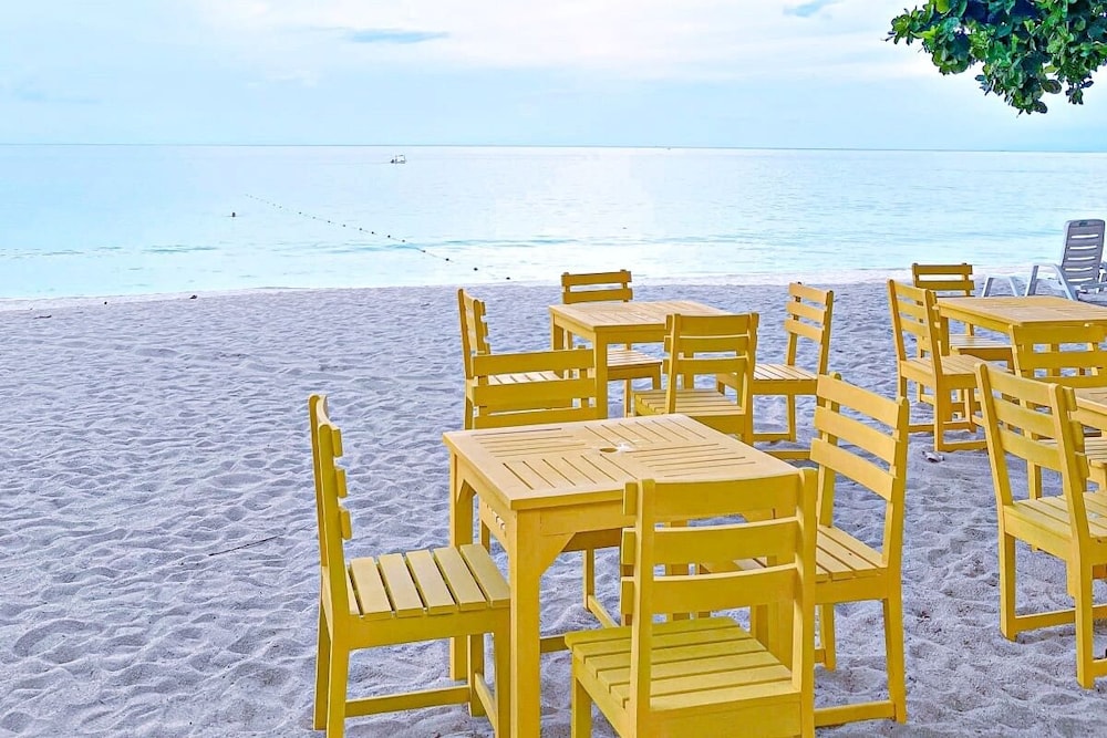 Fair House Beach Resort & Hotel 62/77