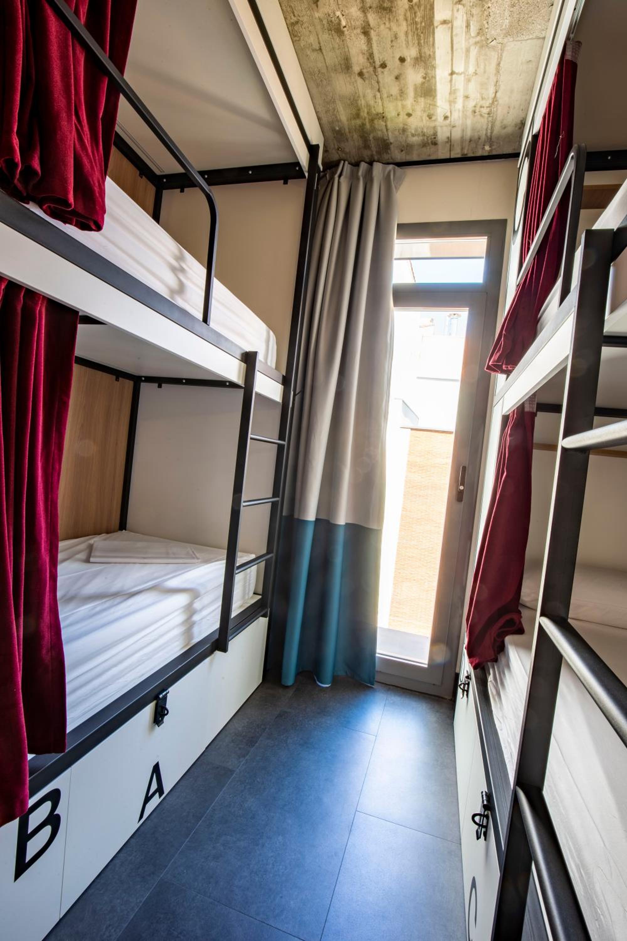 Private, 4 Bunk Beds