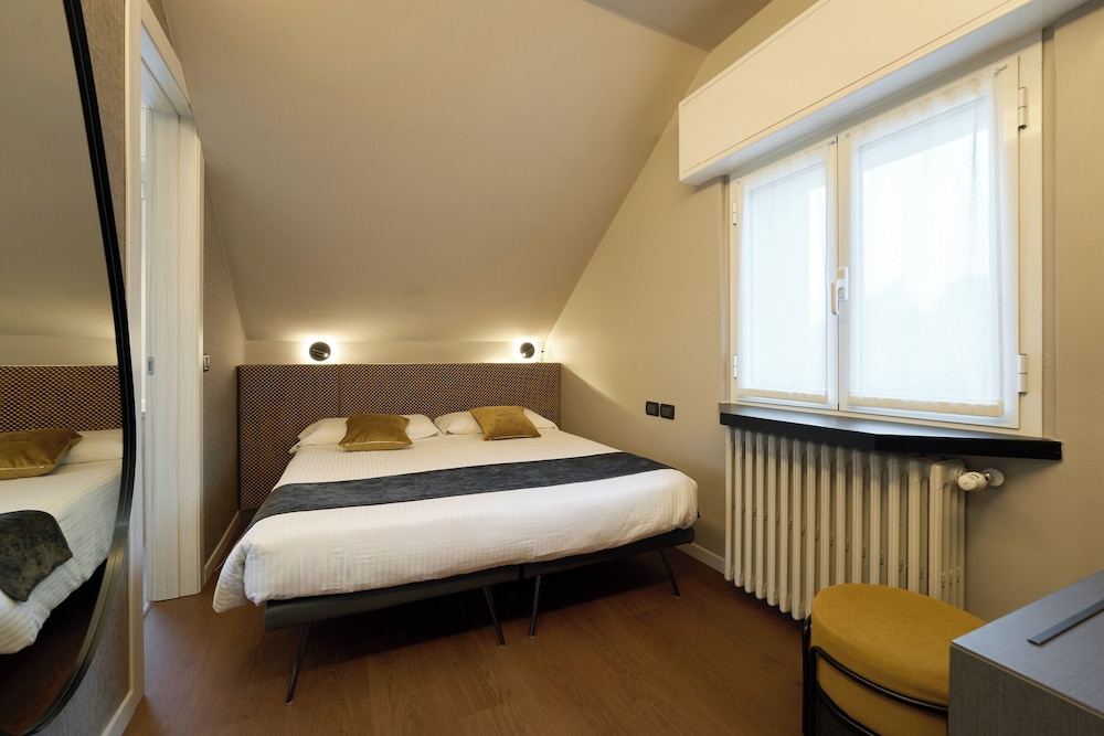 Albergo Moderno 17/50
