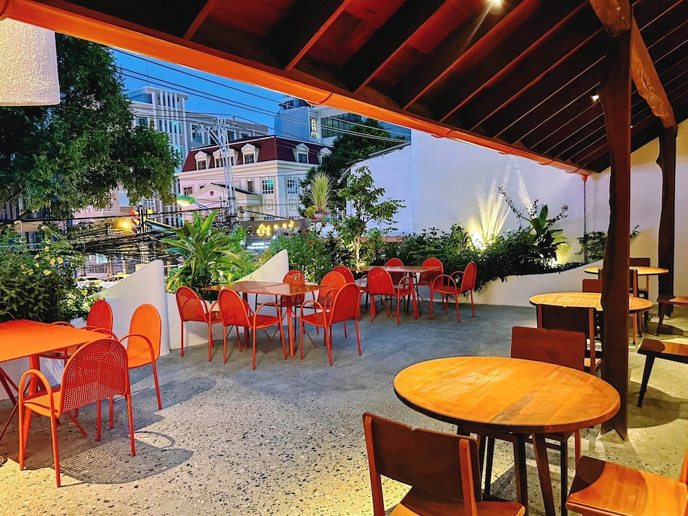 restaurant cafeteria