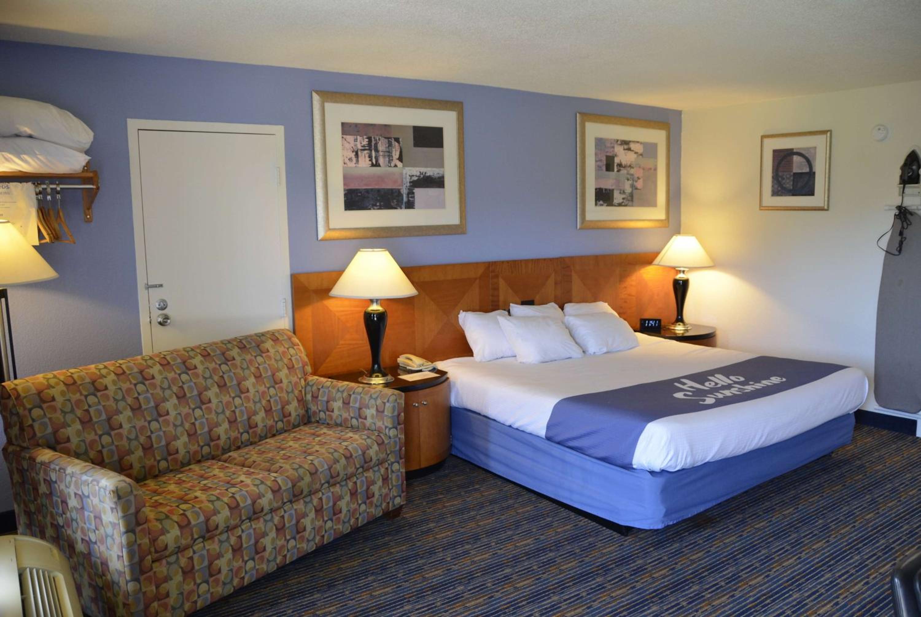 غرفة سوبيريور بسرير كينج، Days Inn by Wyndham Luray Shenandoah 6/10