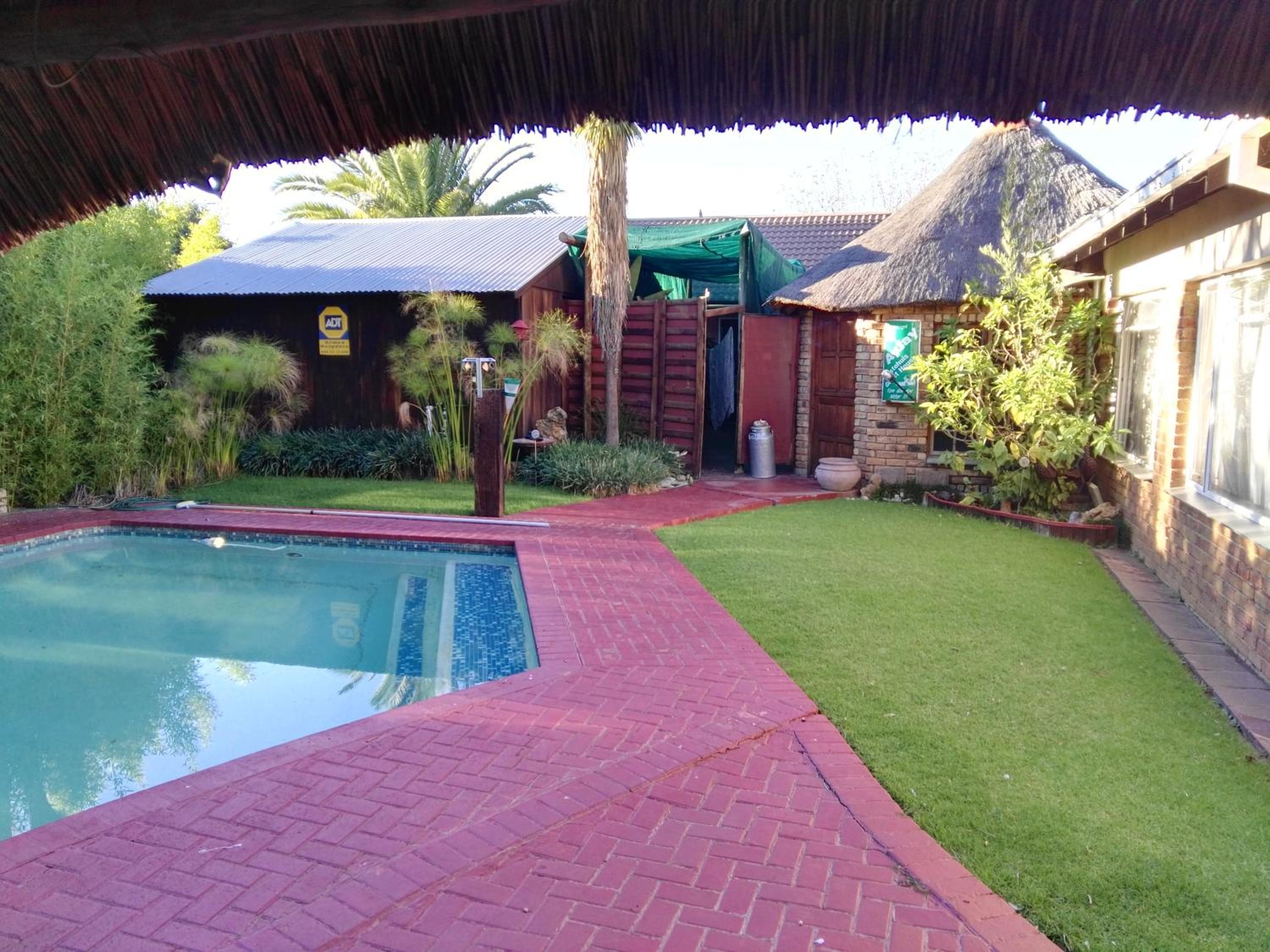 Ay Jay's Guesthouse 17/19