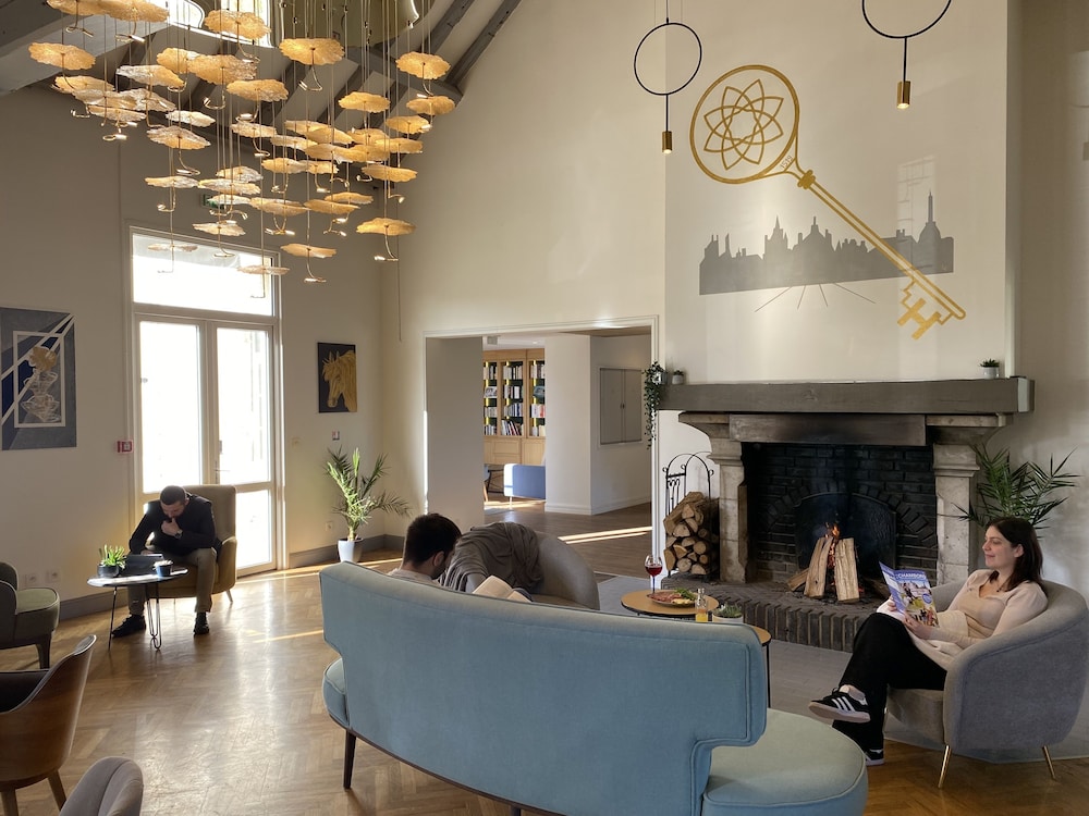 Lobby at Hotel la Clef des Chateaux, Maslives