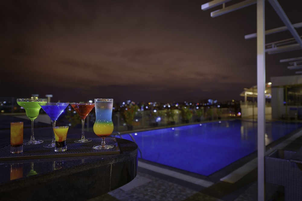 DAVANAM SAROVAR PORTICO SUITES 33/34