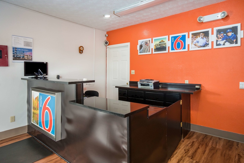 Motel6 Parkersburg, WV 6/39