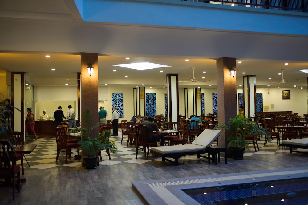SMILING HOTEL AND SPA 3/50