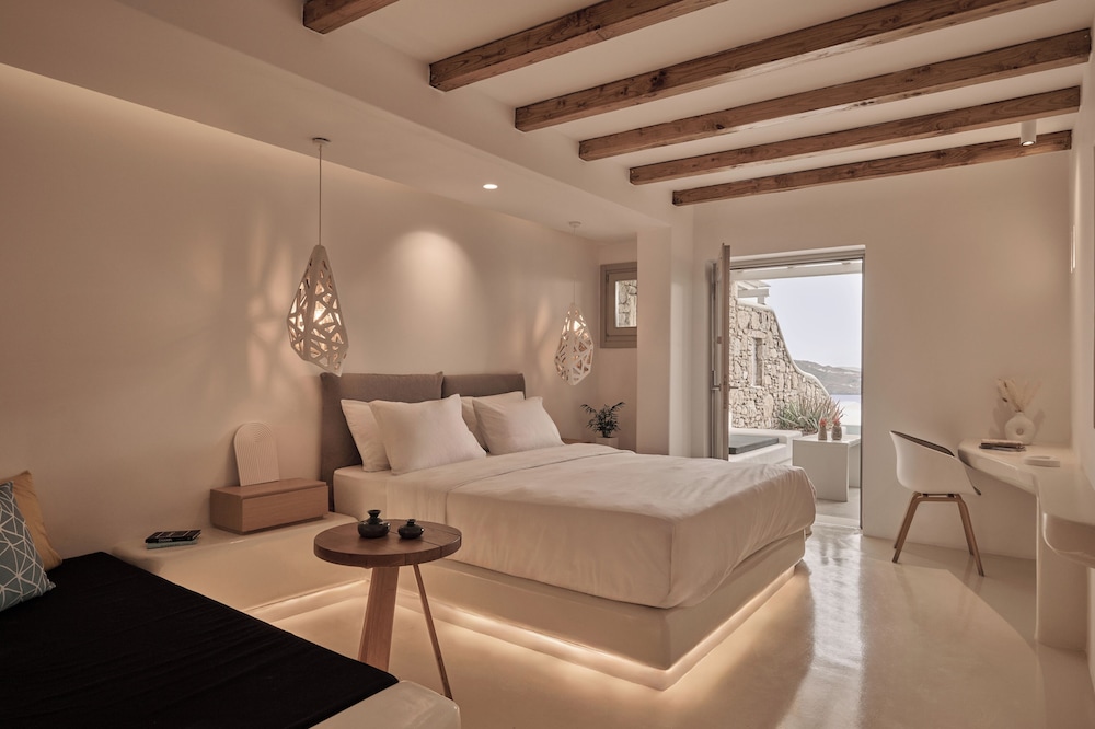 ELITE, STUDIO, SUITE