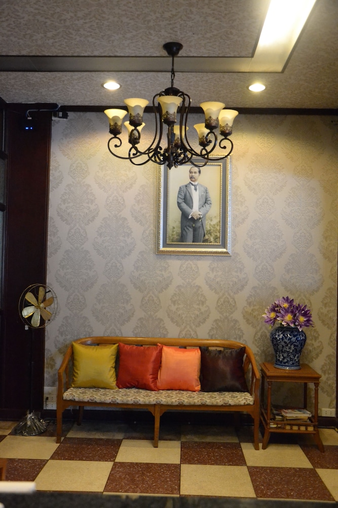 At Bangkok Hotel 36/50