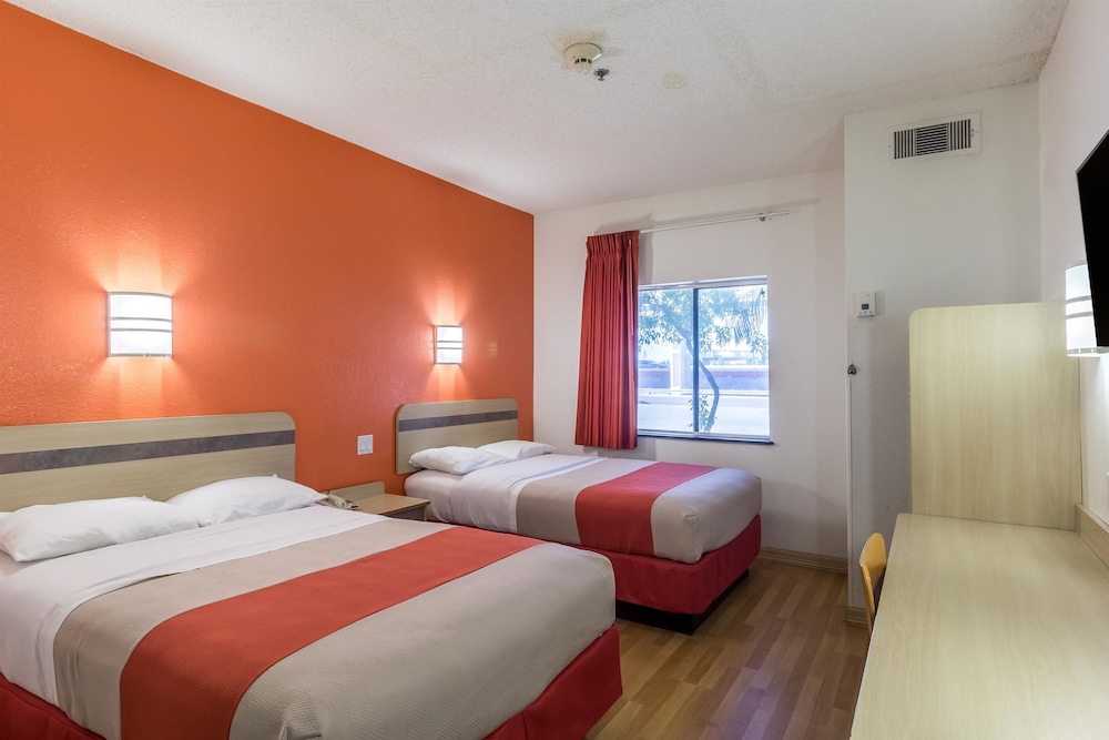 Motel6 Harlingen, TX 25/52
