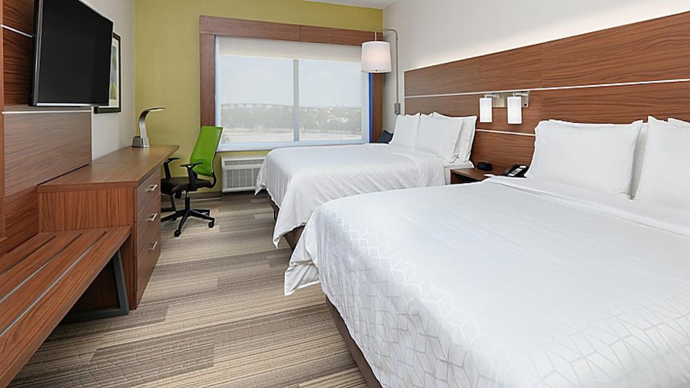 Holiday Inn Express Hotel Suites Mount Pleasant 15/61