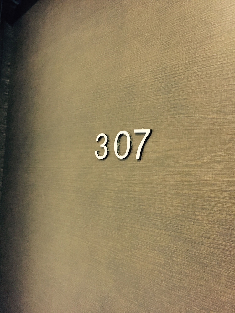 Hotel The One 7/64
