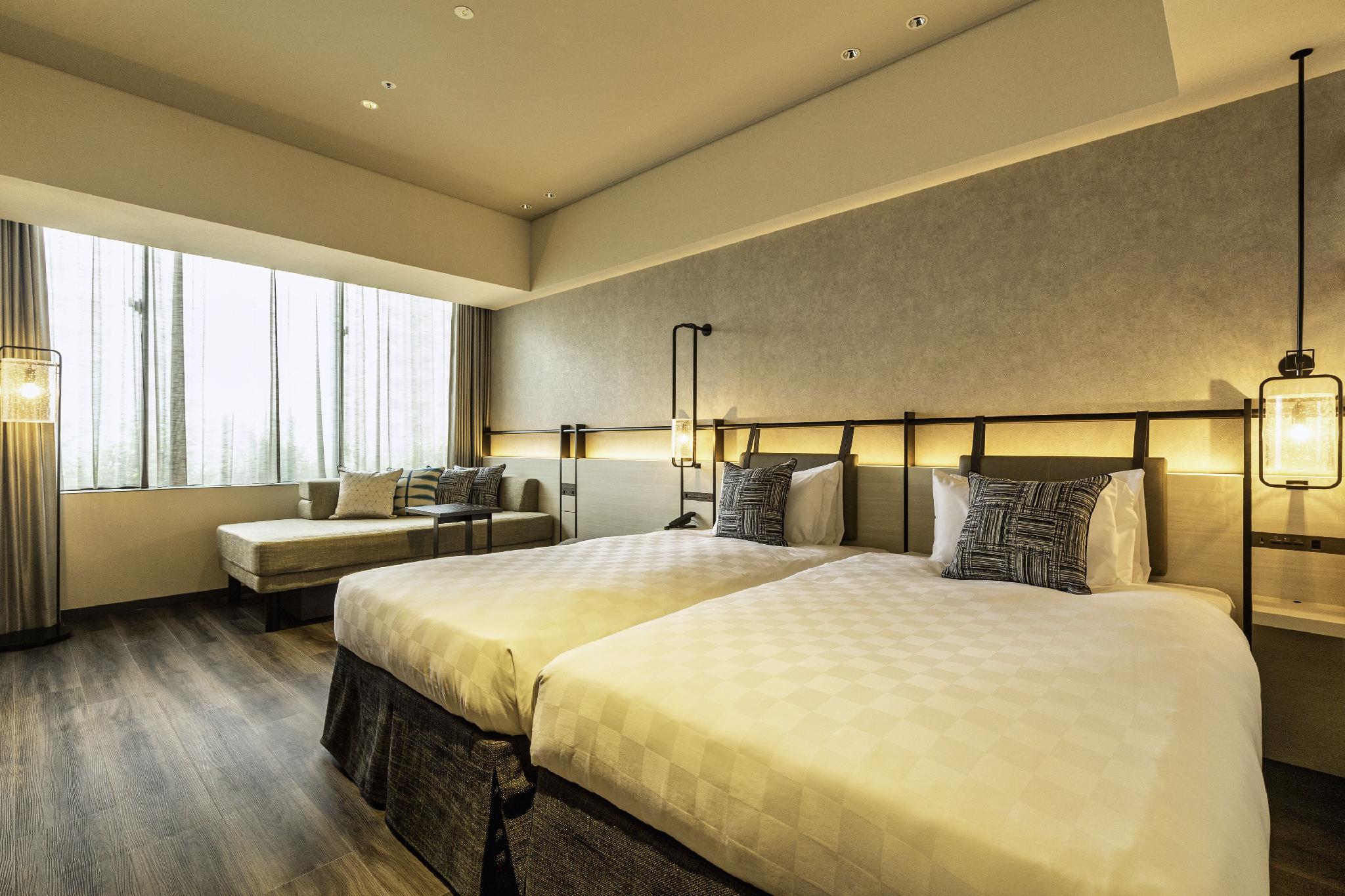 ROOM, QUADRUPLE, TWIN BEDS