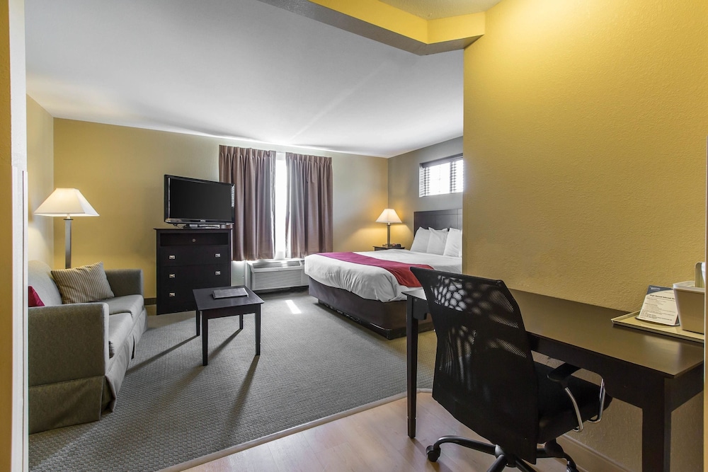 Mainstay Suites Camp Lejeune 29/38