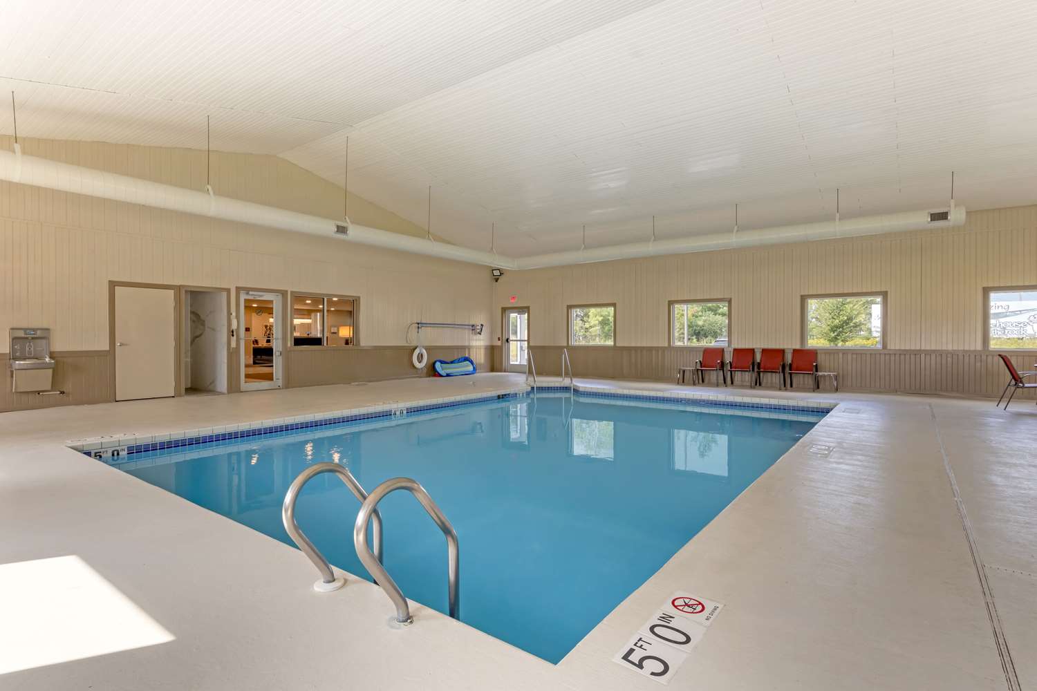 Sleep Inn & Suites Wisconsin Dells - Lake Delton 11/22