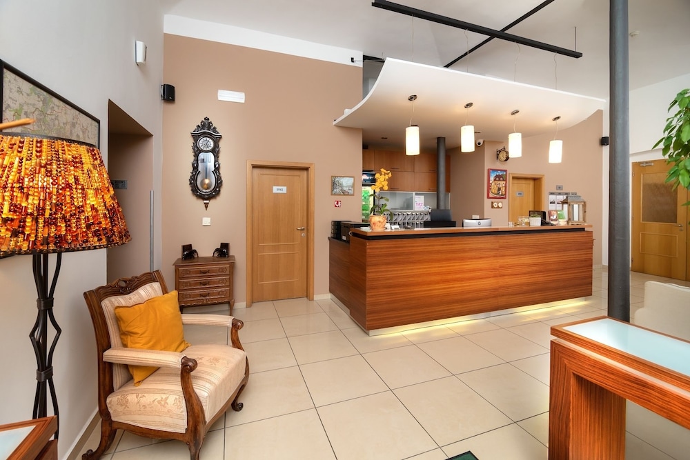 Hotel Chvalska Tvrz 8/68