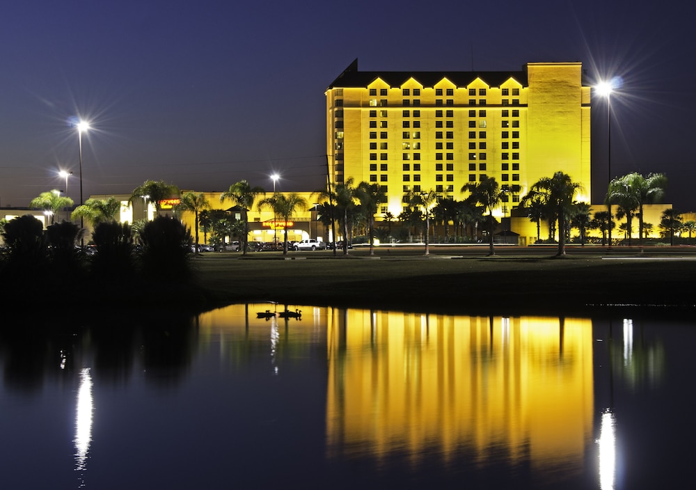 Hollywood Casino Gulf Coast 4/69