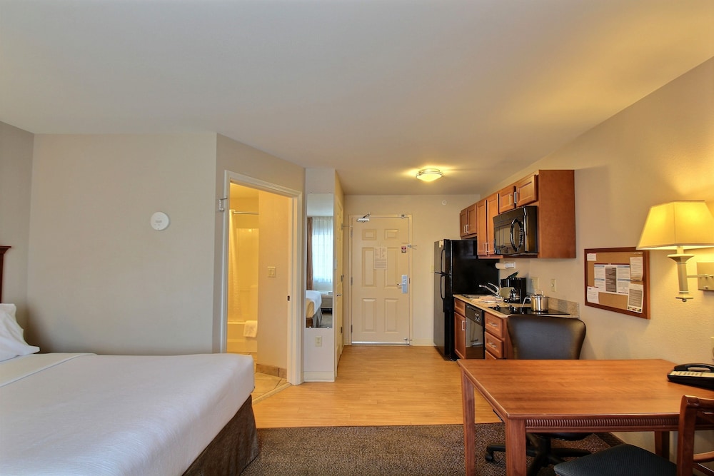 Candlewood Suites Milwaukee Airport-Oak Creek 17/73