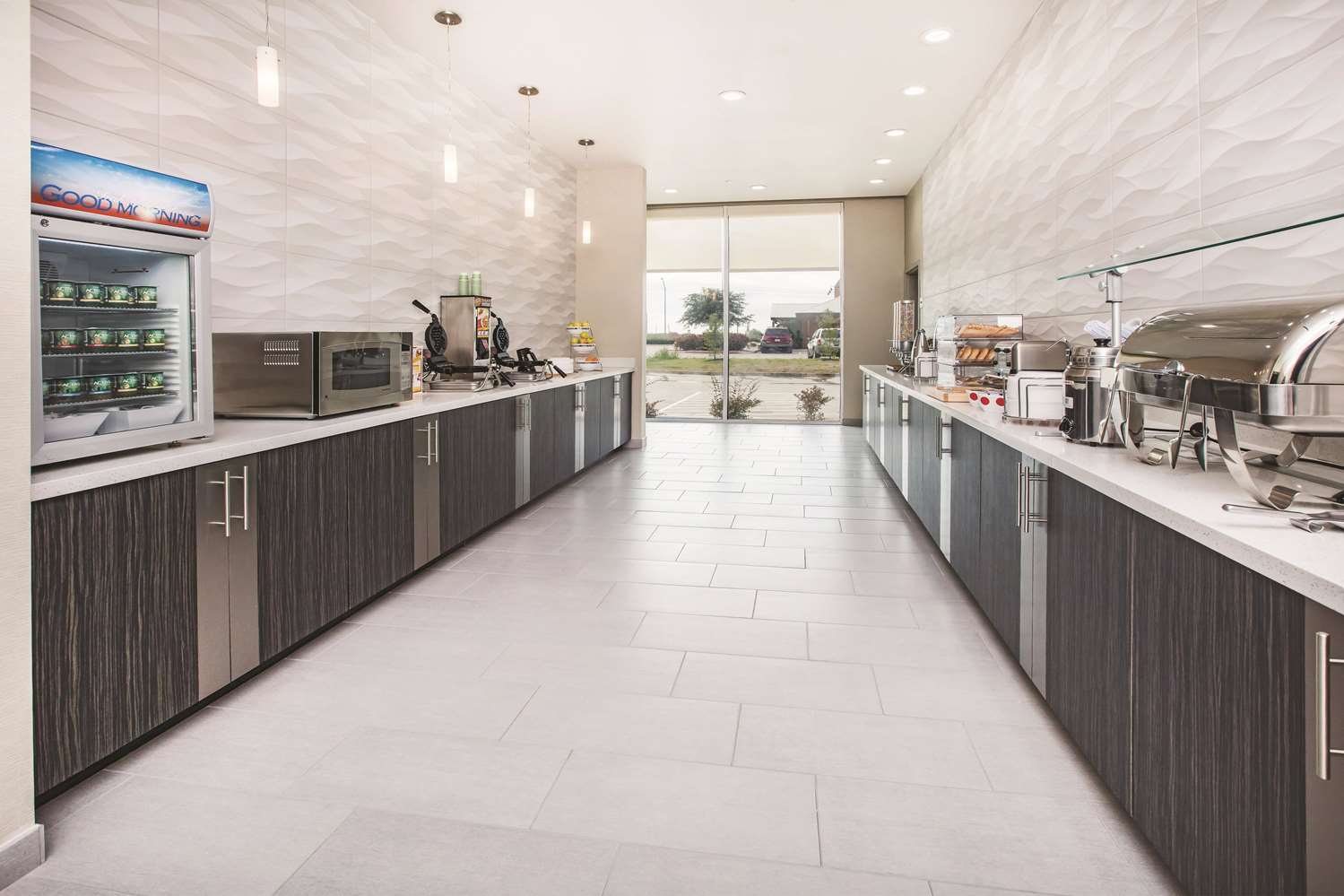 La Quinta Inn & Suites by Wyndham Dallas Plano - The Colony 4/20