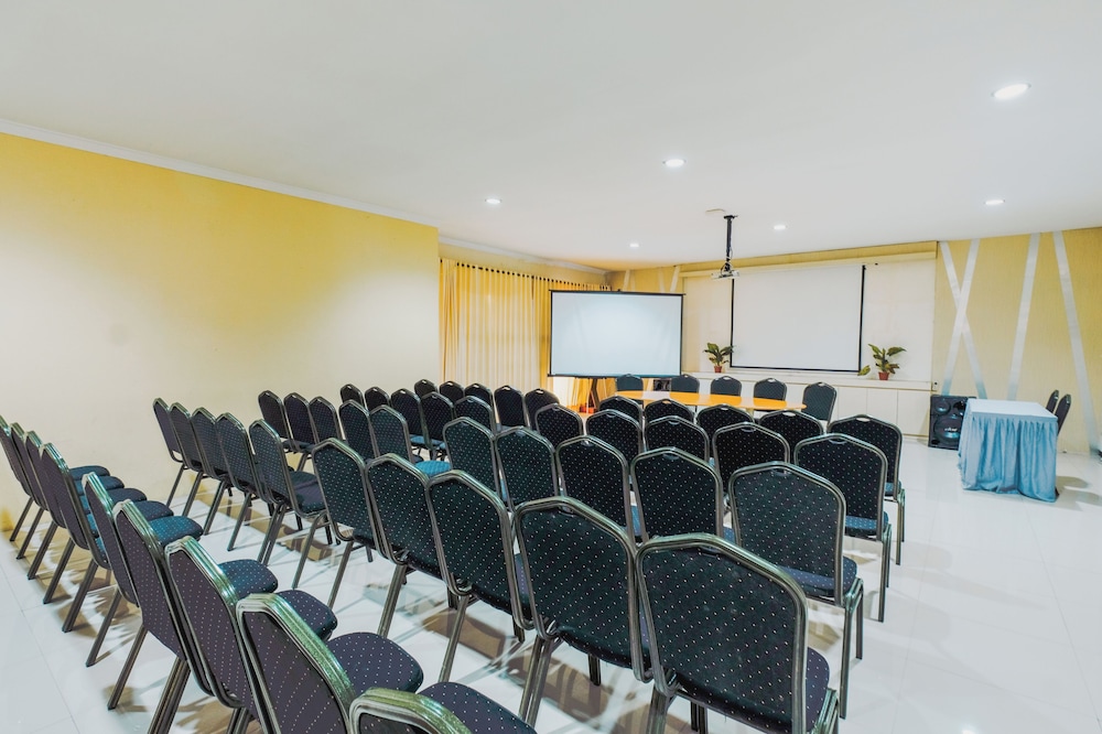 Aleyra Hotel and Villa Garut 38/50