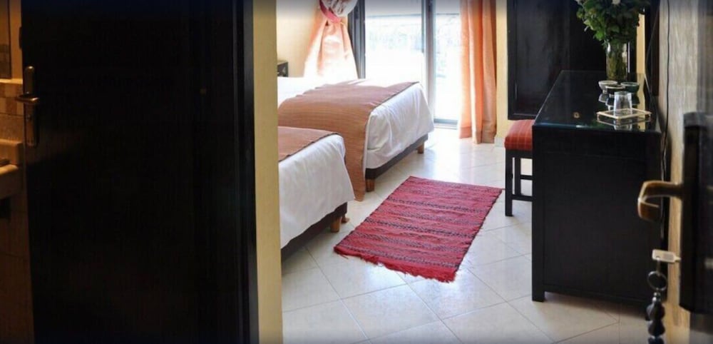 MONT GUELIZ HOTEL 16/34