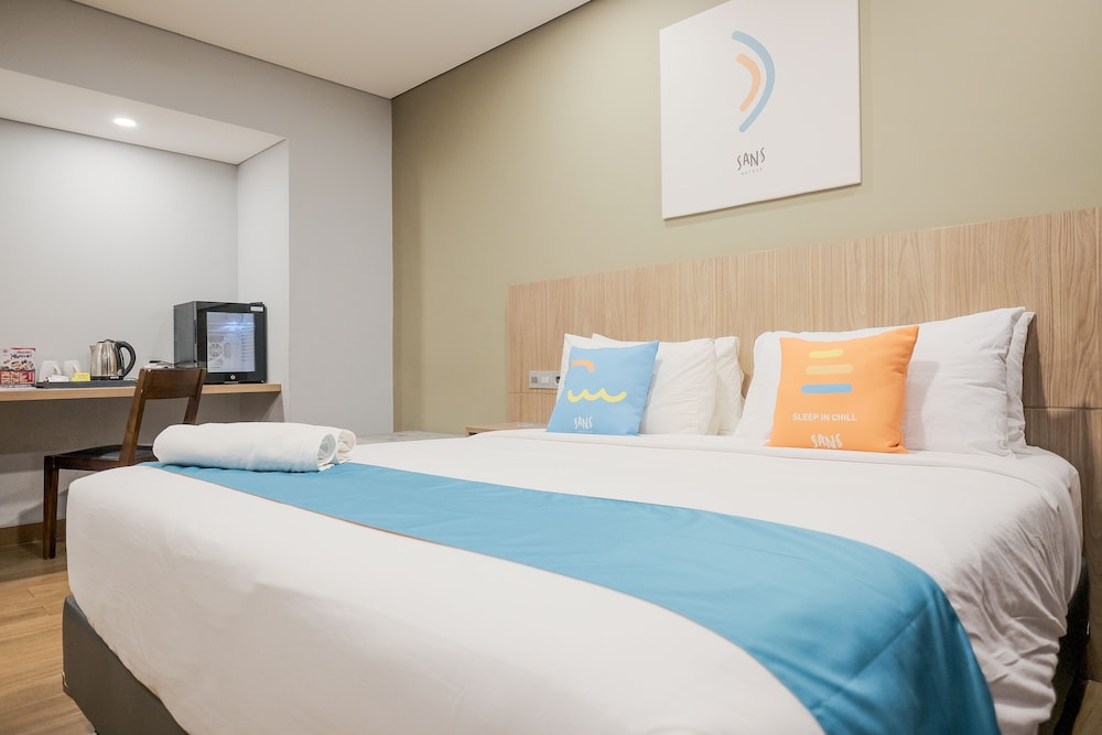 Sans Hotel Puri Indah Jakarta 24/62