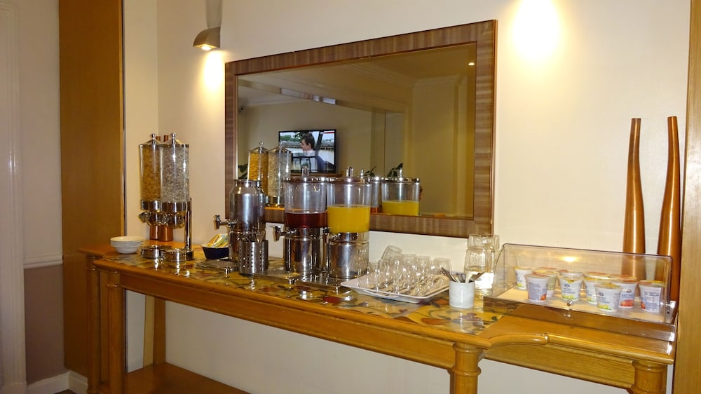 Americana Hotel 48/60