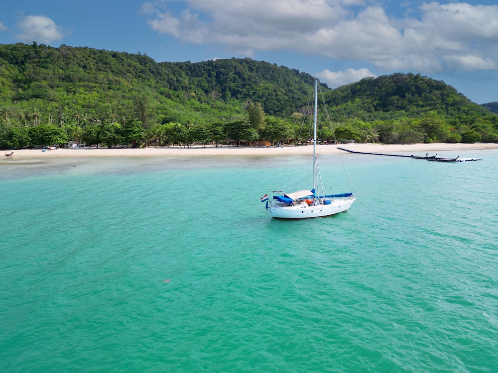 Cruiser Island Resort by Swiss-Belhotel 84/95