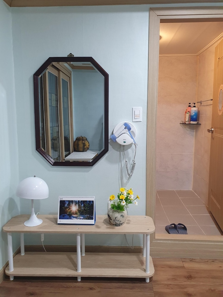 Sokcho Tteurak Pension 34/50