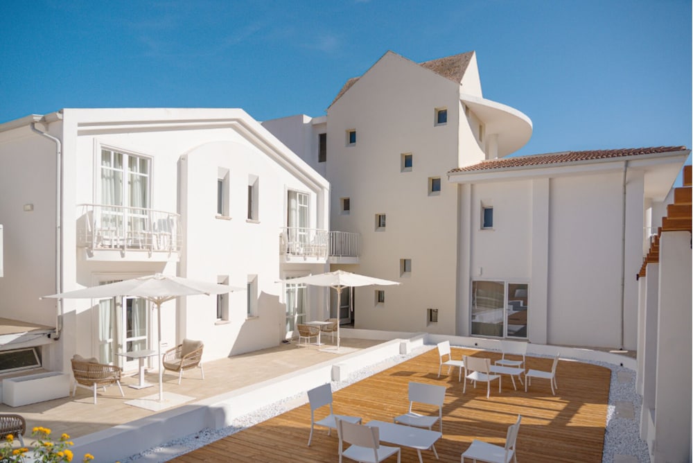 Felix La Coluccia Hotel 4/67
